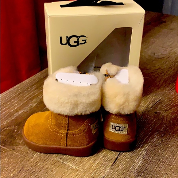 Baby Girl Ugg Booties - Picture 3 of 4